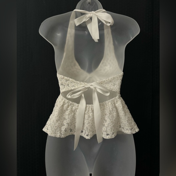 White halter top with floral embroidery and gold shimmer - Picture 2 of 2